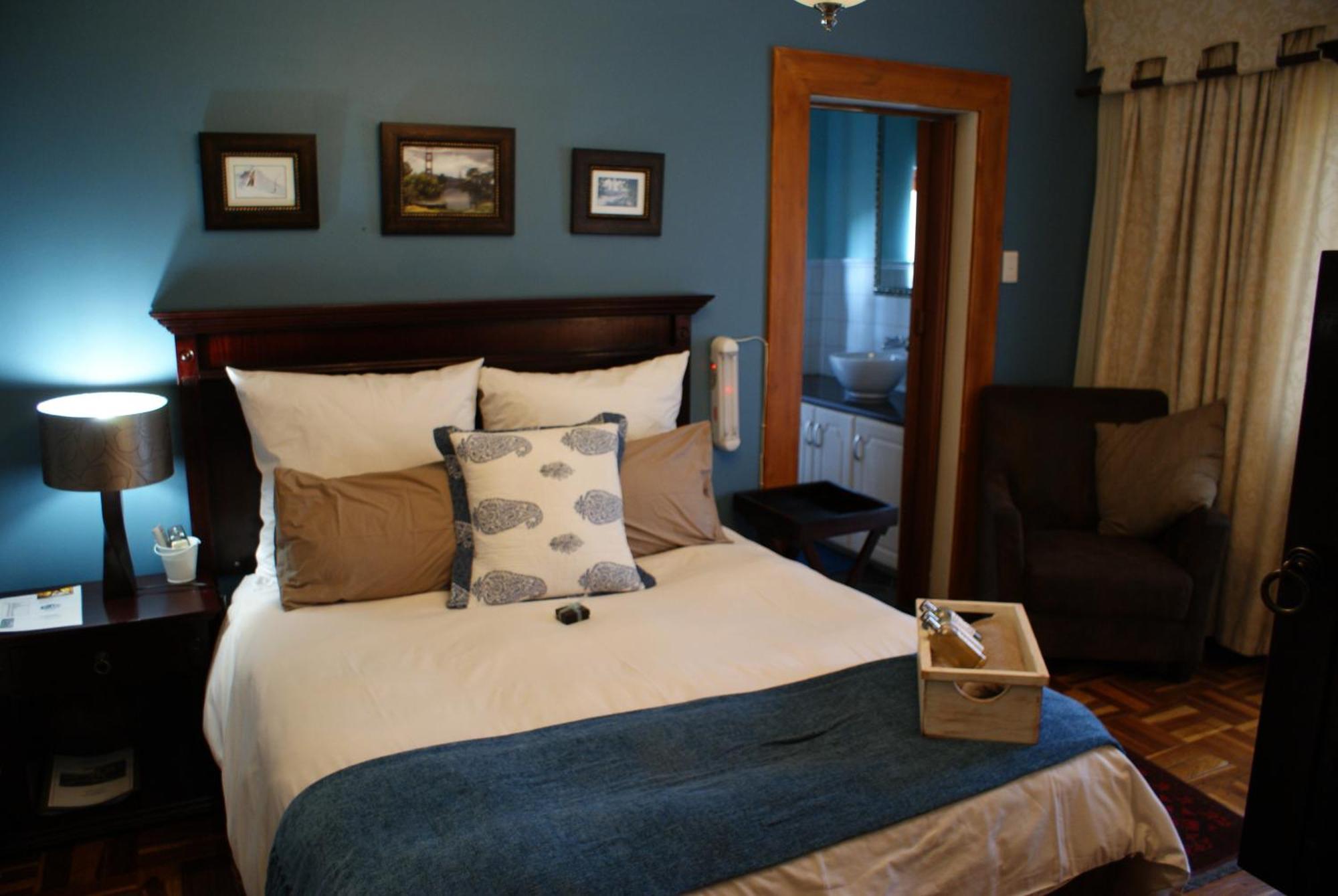 Hampton House Guest House Centurion Room photo